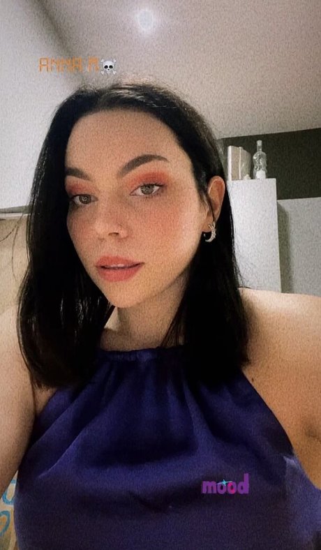 Anna Mungenast photo 4