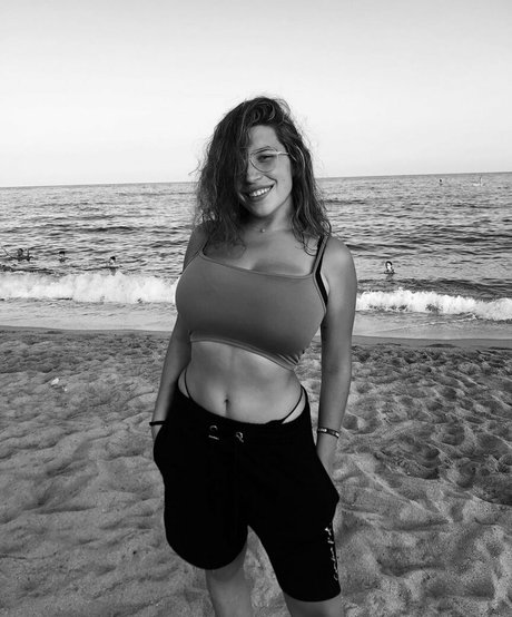 Anna Romero photo 12