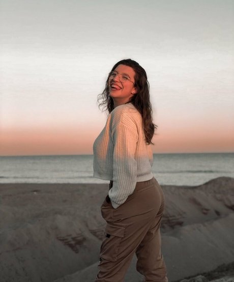 Anna Romero photo 17