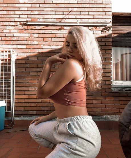 Anna Romero photo 38