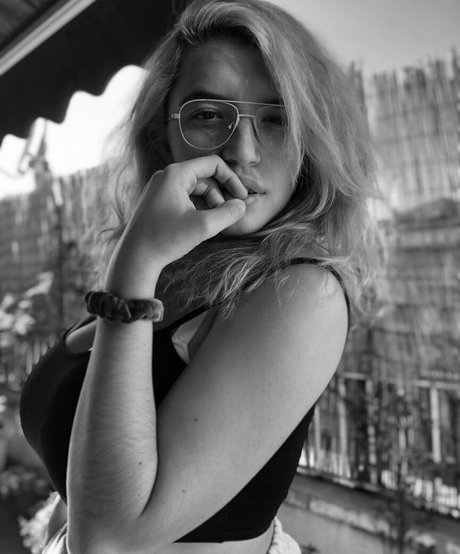 Anna Romero photo 39