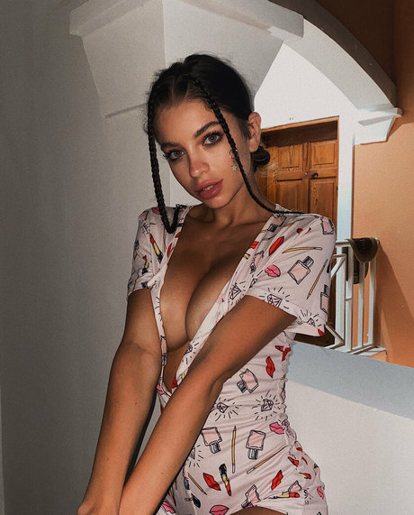 Anna Sazonova photo 3