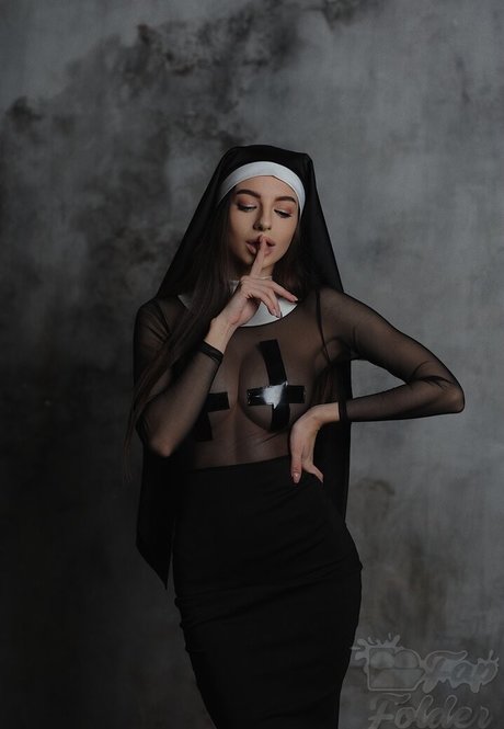 Anna Sazonova photo 32