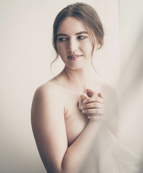 Anna Tauber photo 16