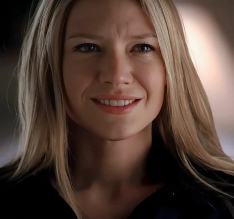 Anna Torv photo 43