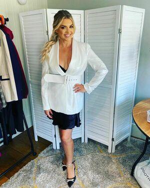 Anna Williamson photo 3