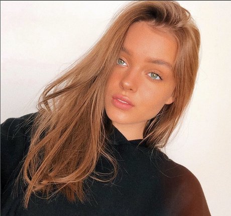Anna Zak photo 255