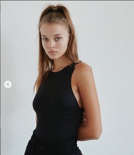 Anna Zak photo 328