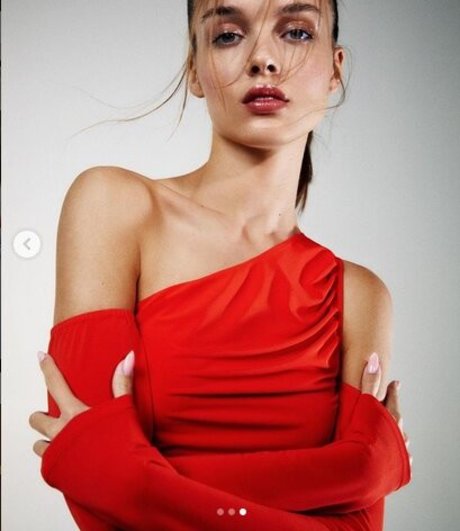 Anna Zak photo 395