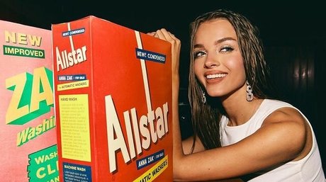 Anna Zak photo 484