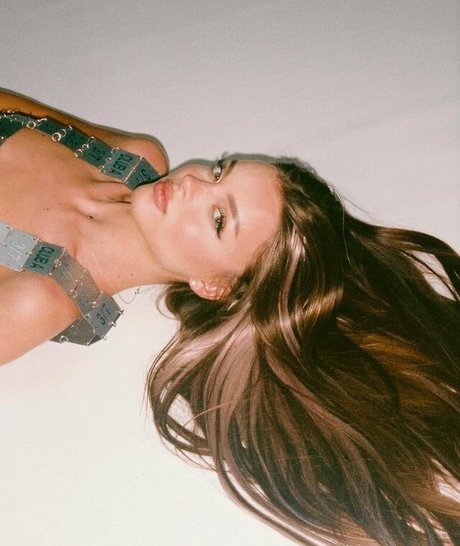 Anna Zak photo 561