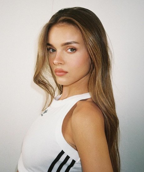 Anna Zak photo 808
