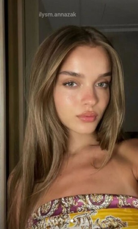 Anna Zak photo 921