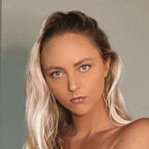 Profile photo of Annabelle Knight