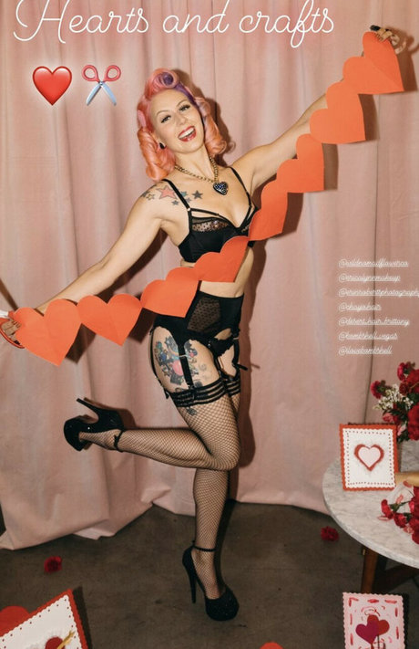 Annalee Belle photo 14