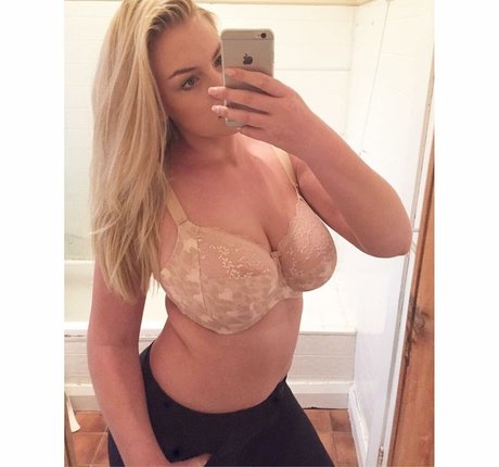 Annaliese Gann photo 16