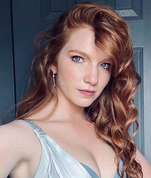 Annalise Basso photo 1