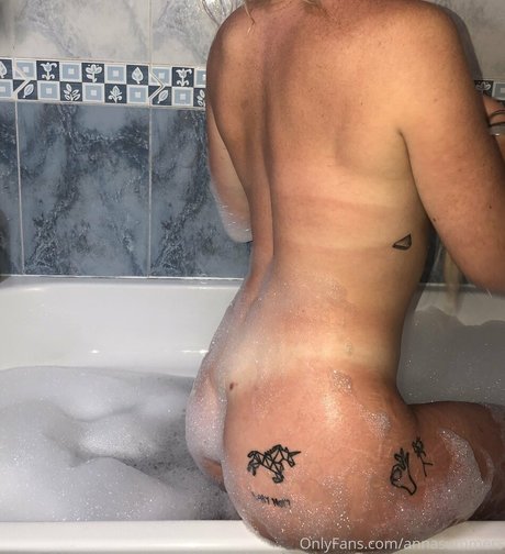 Annanicolefree photo 22