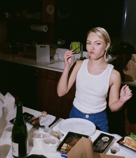 AnnaSophia Robb photo 21