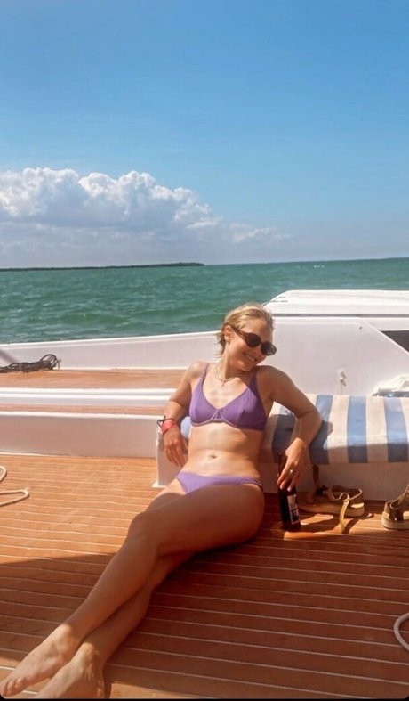 AnnaSophia Robb photo 88