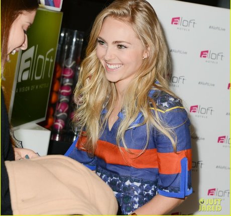 AnnaSophia Robb photo 109