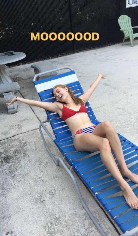 AnnaSophia Robb photo 186