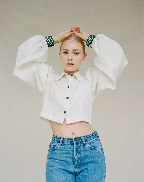AnnaSophia Robb photo 190