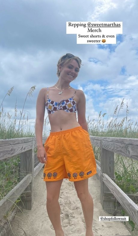 AnnaSophia Robb photo 192