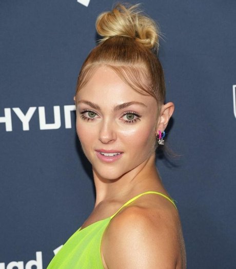 AnnaSophia Robb photo 217