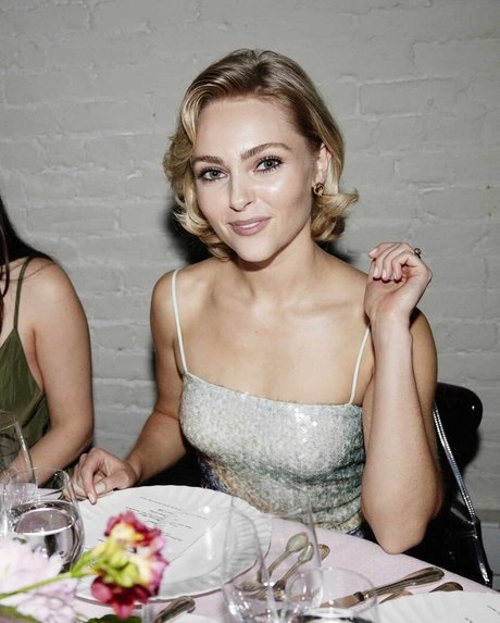 AnnaSophia Robb photo 220