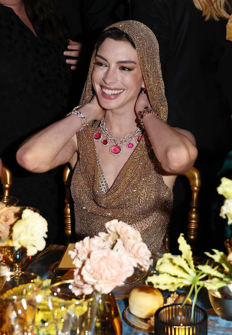 Anne Hathaway photo 152