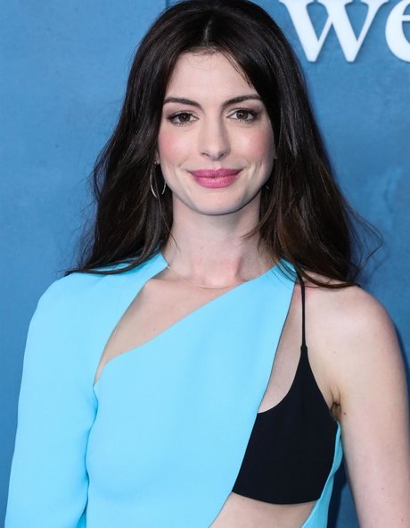 Anne Hathaway photo 181