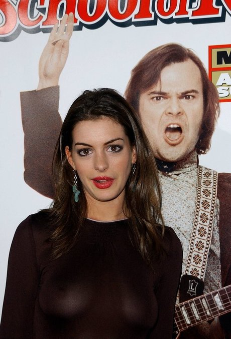 Anne Hathaway photo 187