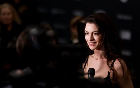 Anne Hathaway photo 259