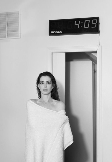 Anne Hathaway photo 331