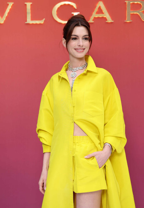 Anne Hathaway photo 337