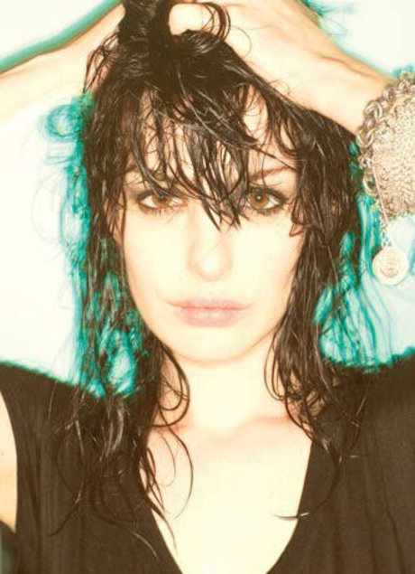 Anne Hathaway photo 372