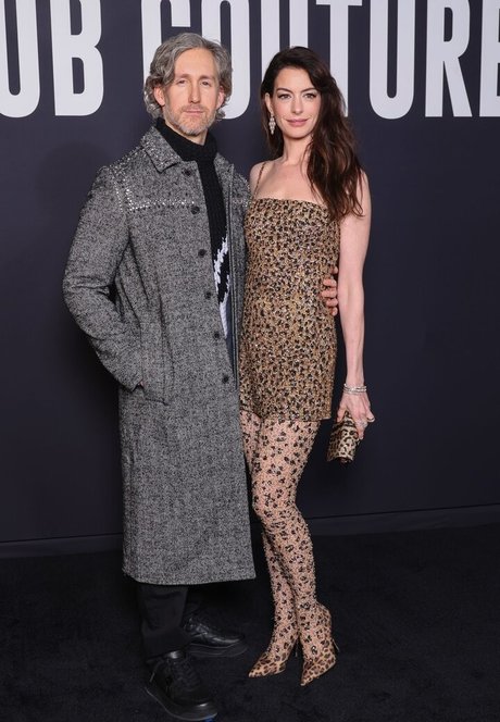 Anne Hathaway photo 388