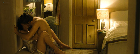Anne Hathaway photo 427