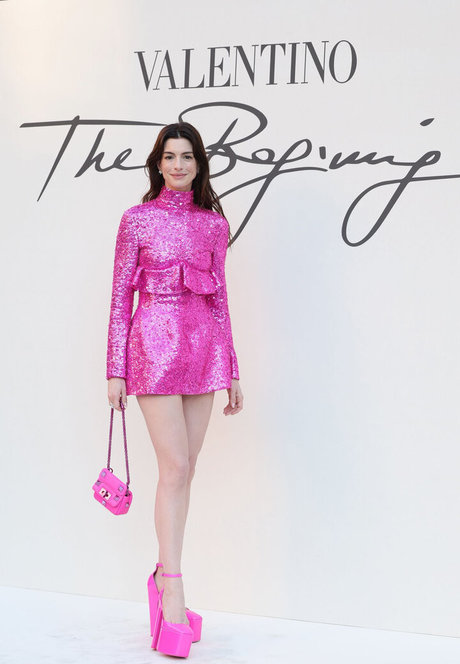 Anne Hathaway photo 428