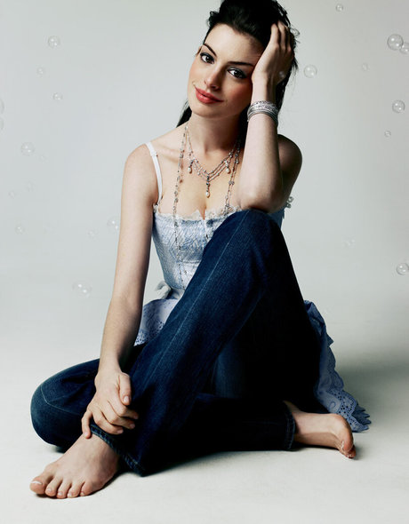 Anne Hathaway photo 436
