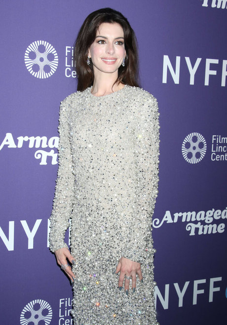 Anne Hathaway photo 442