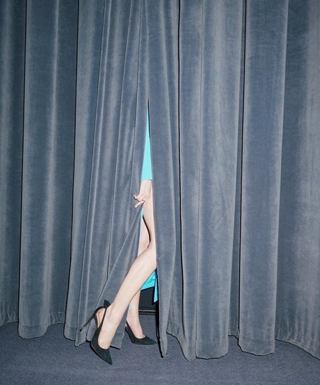 Anne Hathaway photo 482