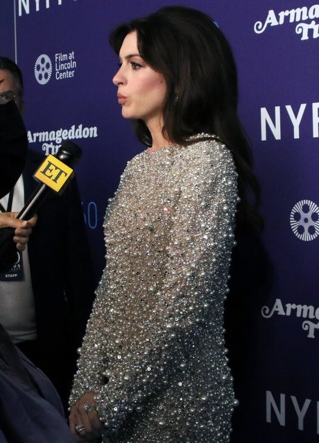 Anne Hathaway photo 530