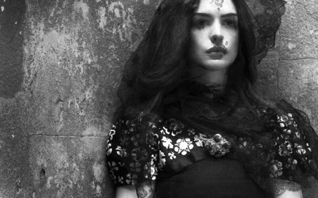 Anne Hathaway photo 550