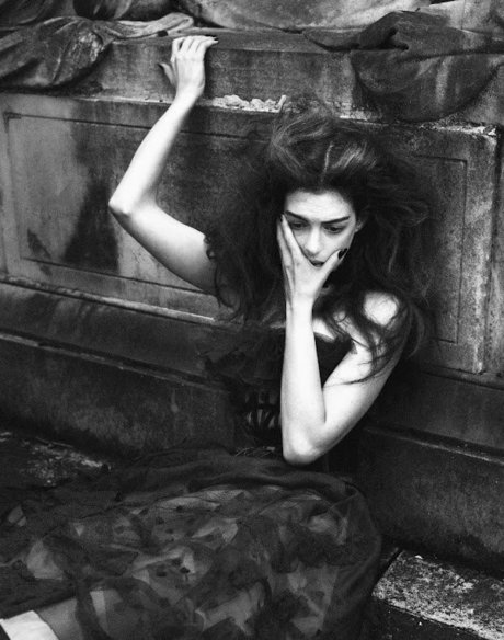 Anne Hathaway photo 582