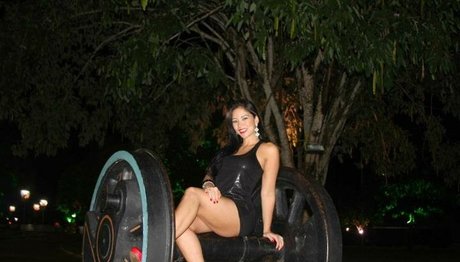 Anne Midori photo 10