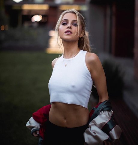 Anne Winters photo 8