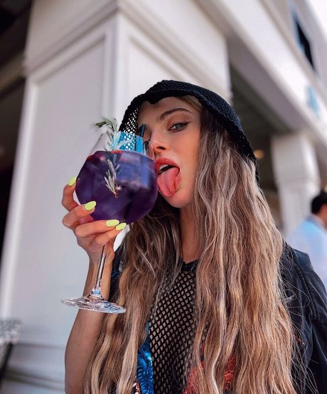 Anne Winters photo 43