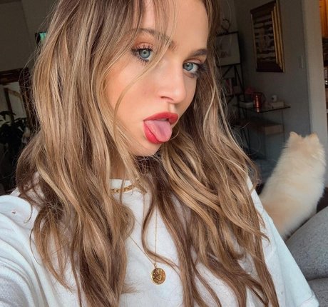 Anne Winters photo 45